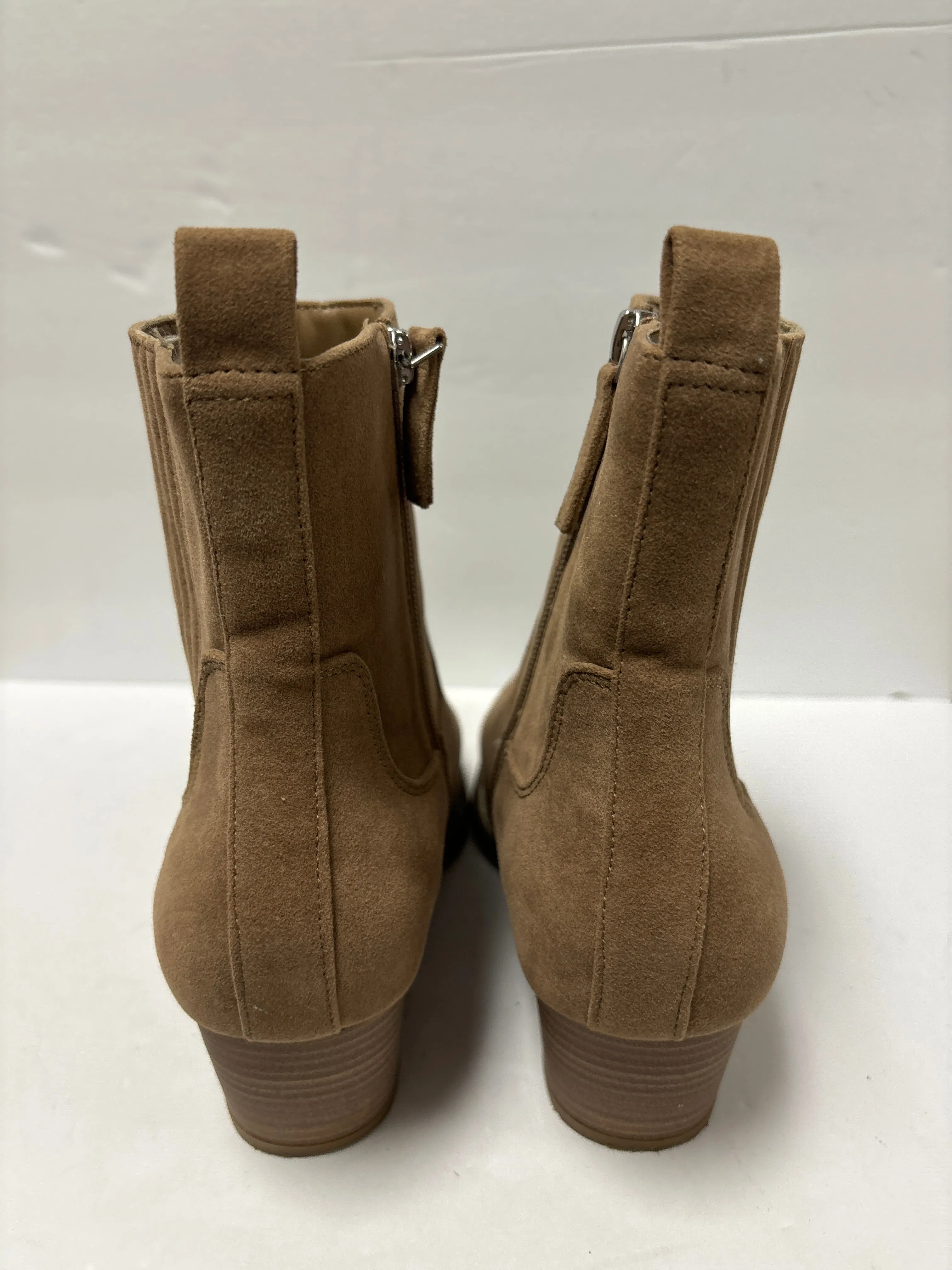 Beige Boots Ankle Heels Universal Thread, Size 9