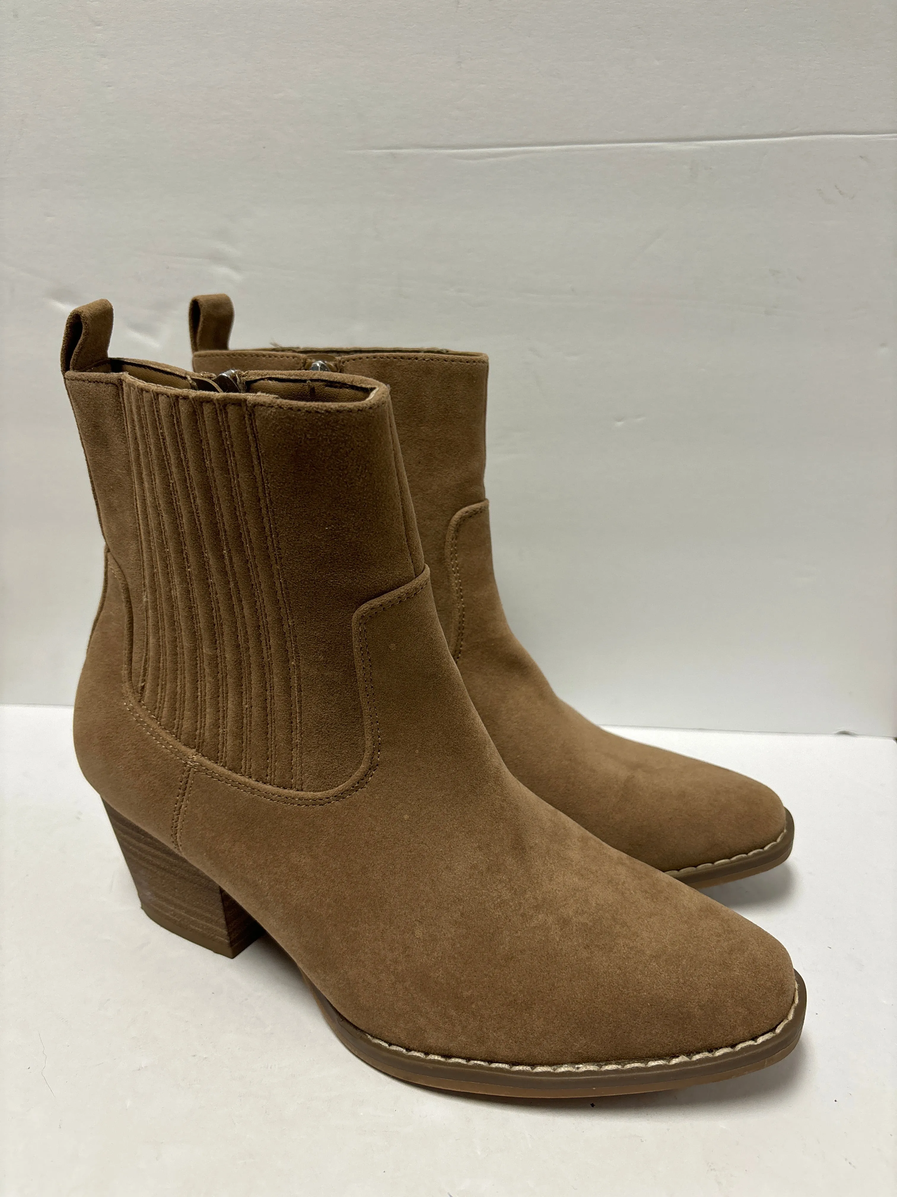 Beige Boots Ankle Heels Universal Thread, Size 9